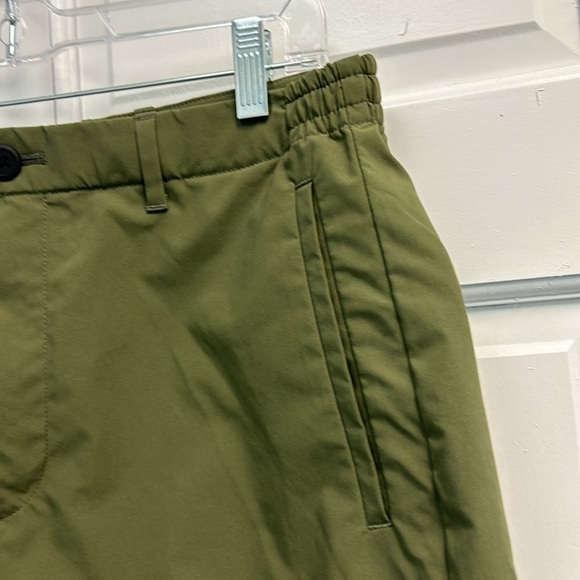 Uniqlo x Theory Men’s Ultra Light Relaxed Shorts Size S - Picture 6 of 10